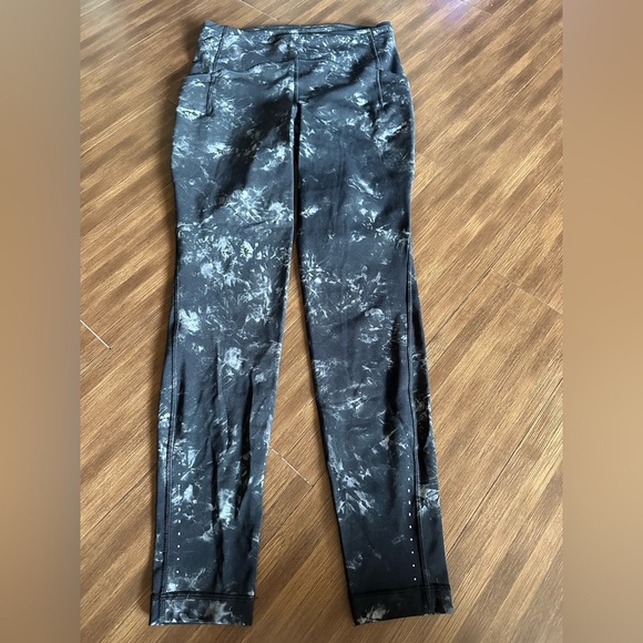 Lululemon Swift Speed High-Rise Tight 28
Aquila Black Multi
W5DD9S Luxtreme
Sz 8 - Picture 4 of 9